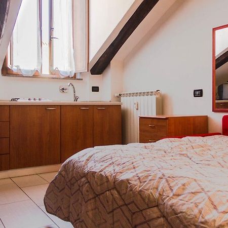 Mono Rosso Apartment Turin Bagian luar foto